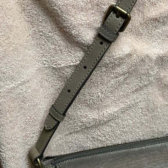 Nice gently used leather Frye shoulder handbag - Picture 5 of 10